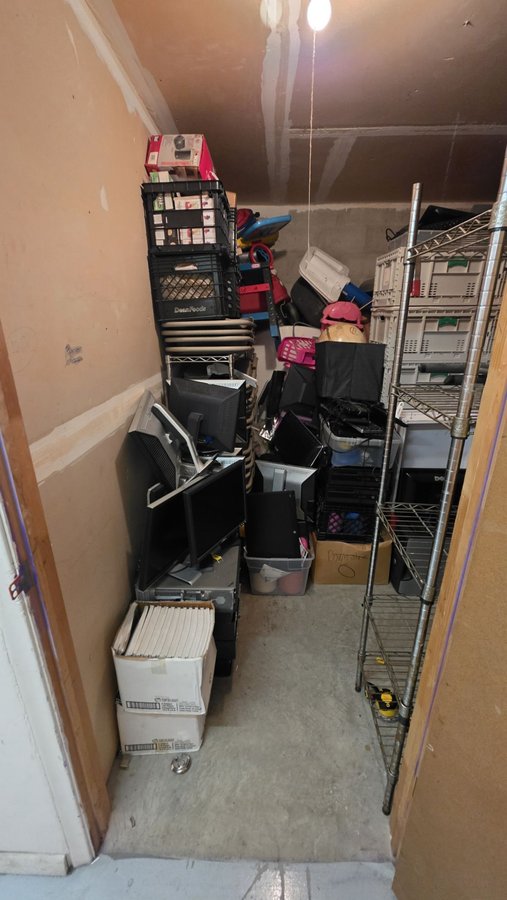 10 x 10 storage unit in Miami Gardens, FL