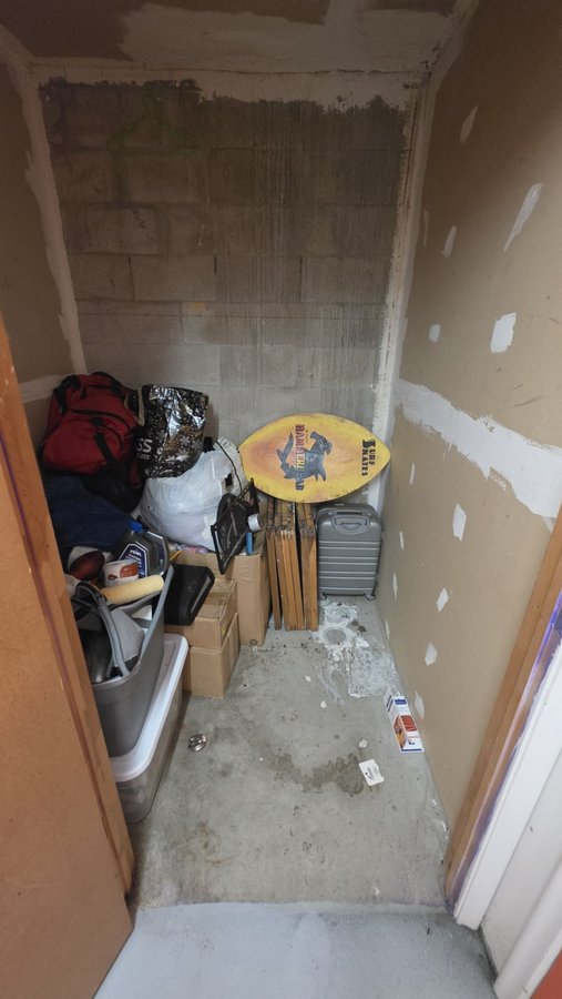 5 x 5 storage unit in Miami Gardens, FL