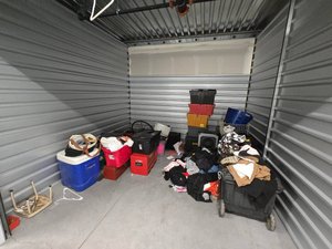 10 x 10 storage unit in Phoenix, AZ