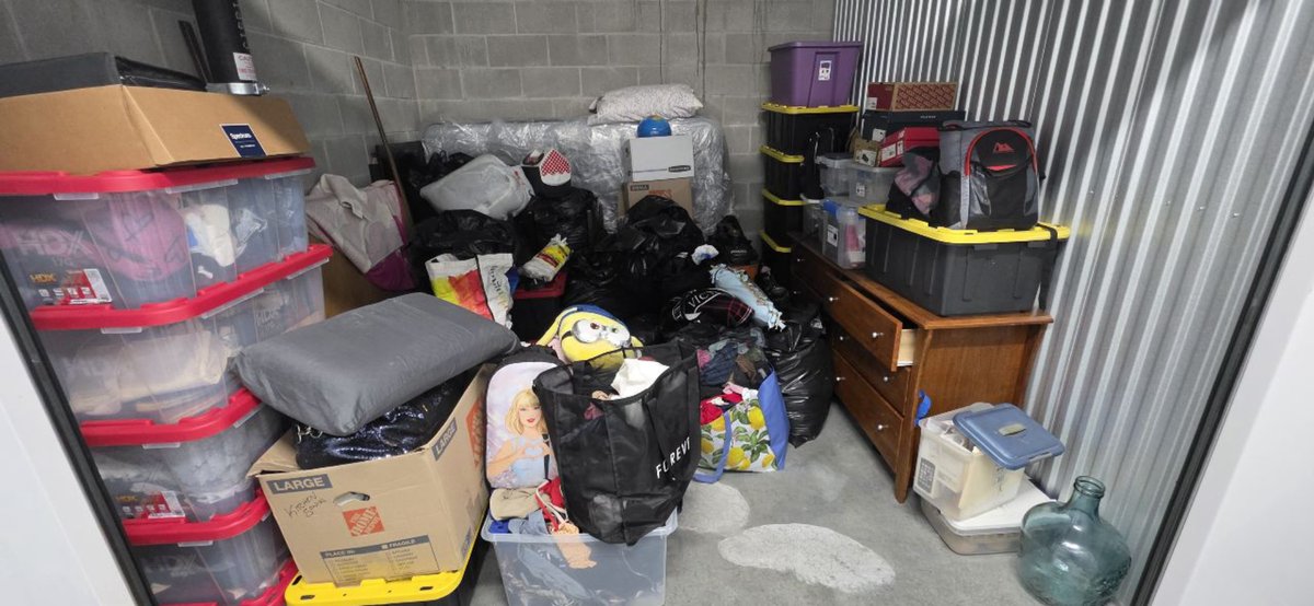 10 x 10 storage unit in Santa Fe Springs, CA