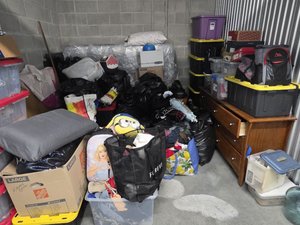 10 x 10 storage unit in Santa Fe Springs, CA