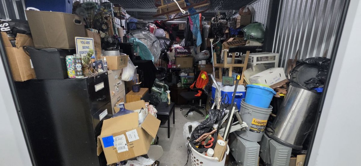 10 x 19 storage unit in Santa Fe Springs, CA