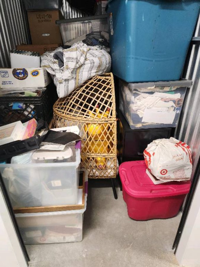 5 x 10 storage unit in Hawaiian Gardens, CA
