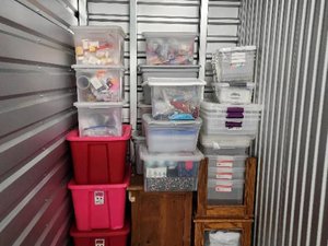 5 x 10 storage unit in Hawaiian Gardens, CA
