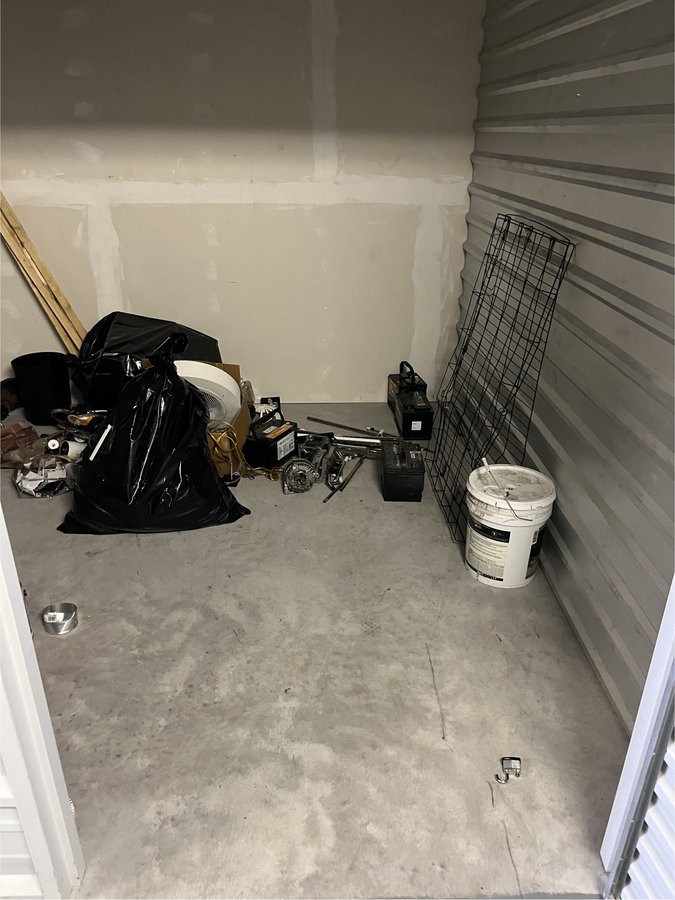 10 x 10 storage unit in Hudson, FL