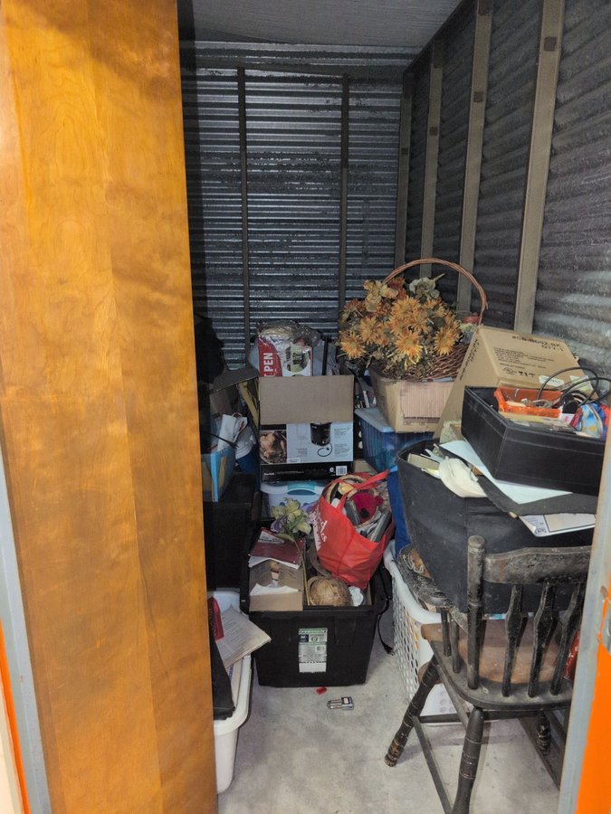 5 x 10 storage unit in Sharonville, OH