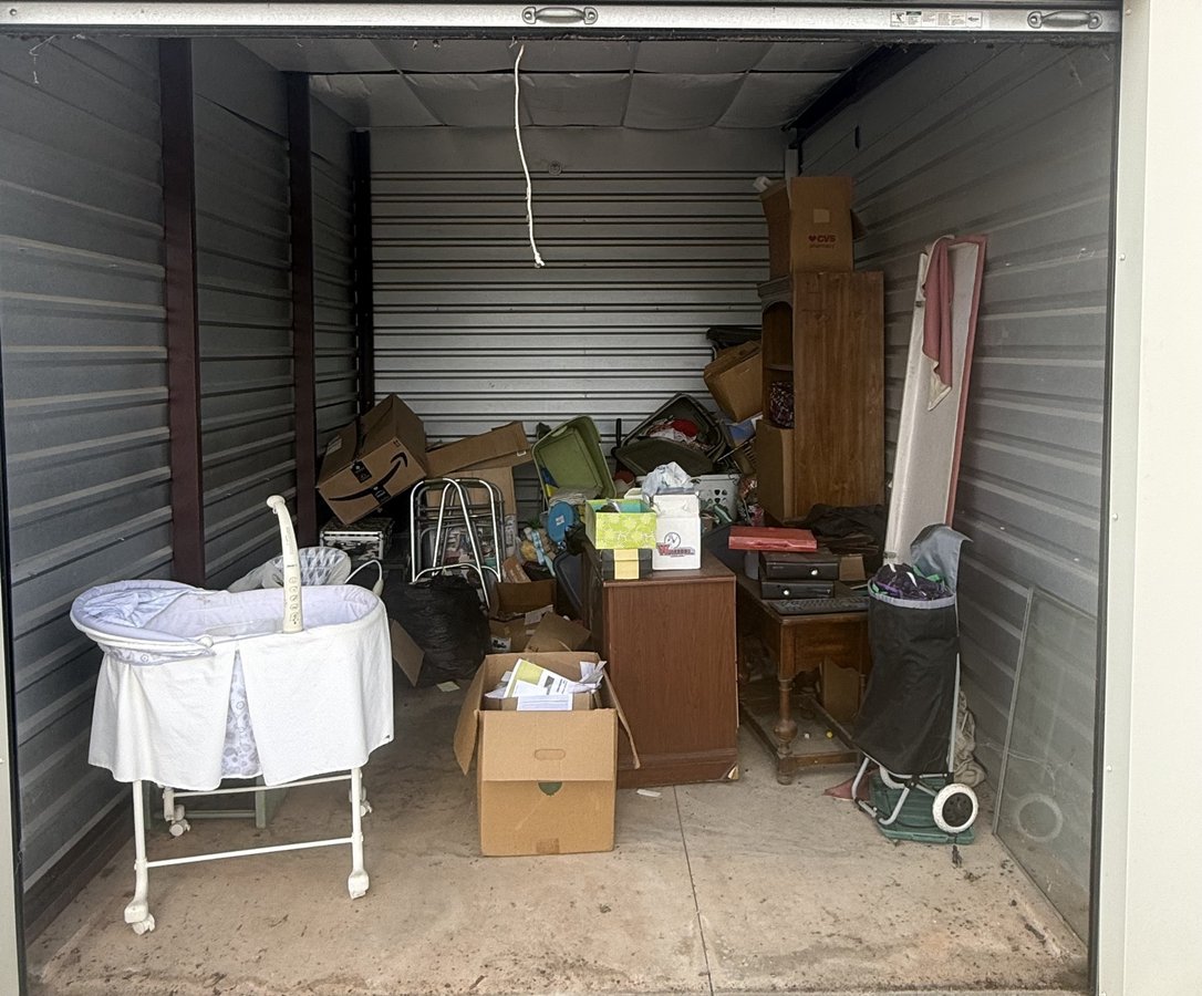 10 x 15 storage unit in Conroe, TX