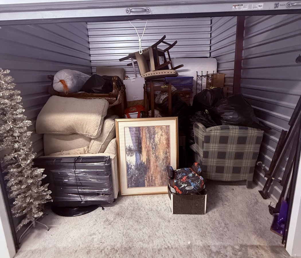 10 x 10 storage unit in Conroe, TX