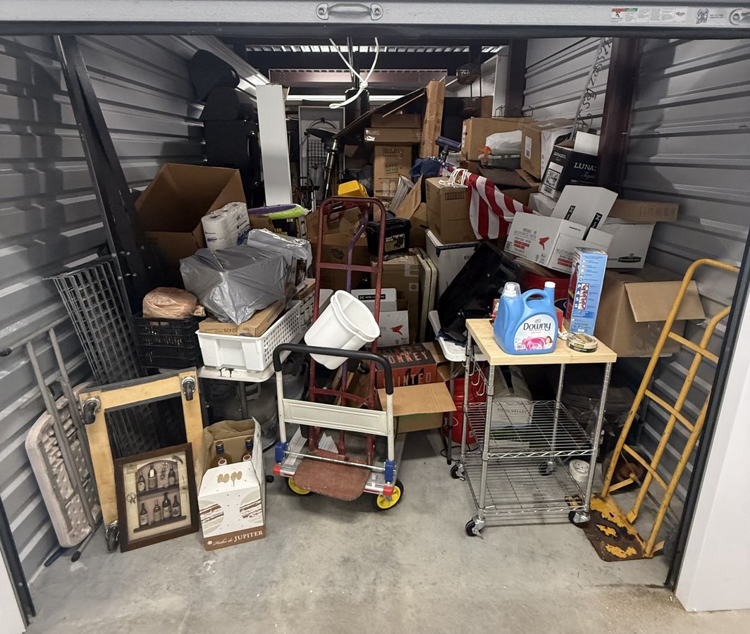10 x 20 storage unit in Conroe, TX