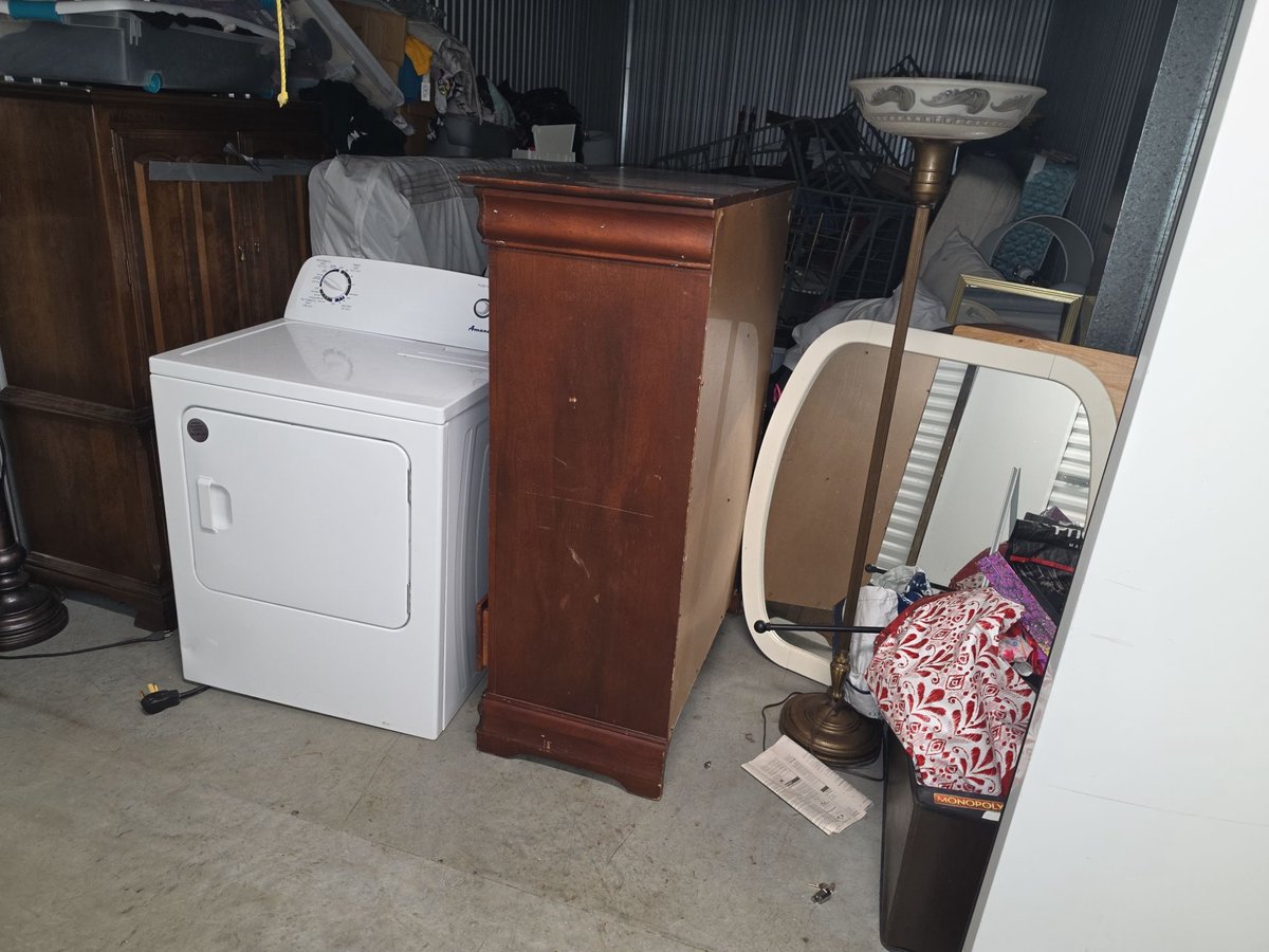 10 x 20 storage unit in Cranston, RI