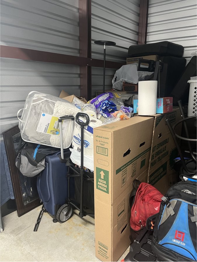 10 x 10 storage unit in Odenton, MD