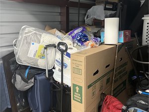 10 x 10 storage unit in Odenton, MD