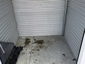 5 x 5 storage unit in Kansas City, KS