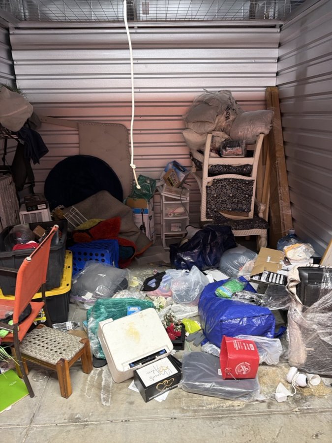 10 x 10 storage unit in Saint Clair Shores, MI