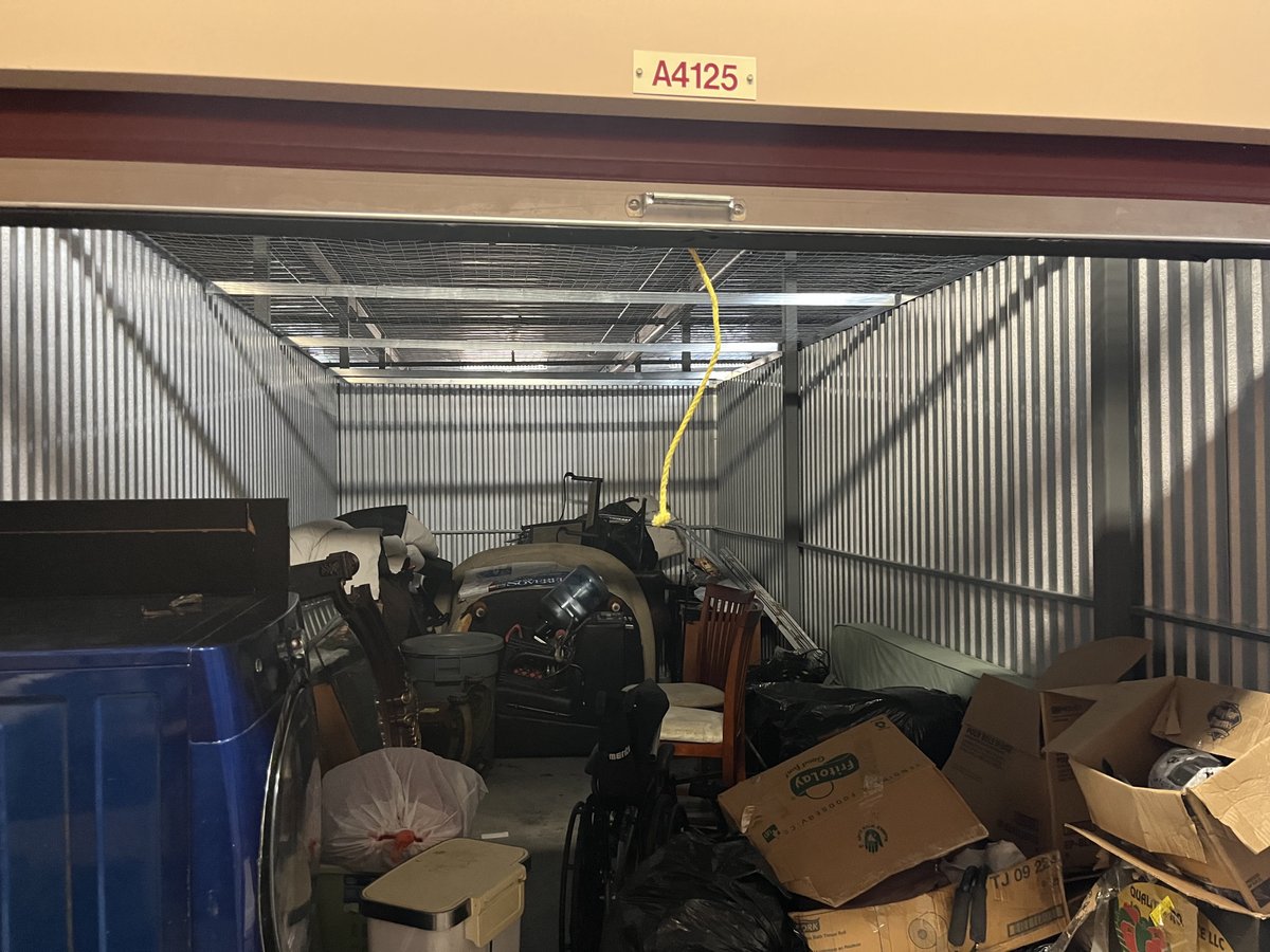 10 x 20 storage unit in Tampa, FL