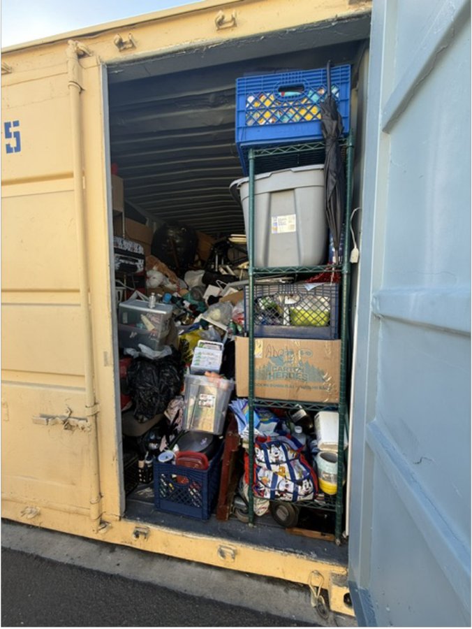 8 x 20 storage unit in Anaheim, CA