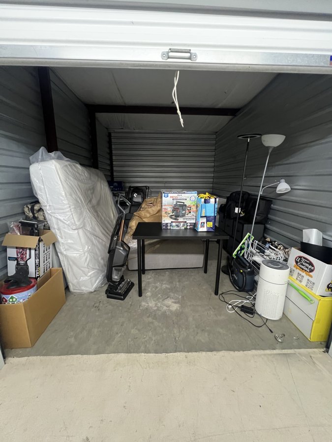 10 x 15 storage unit in Huffman, TX