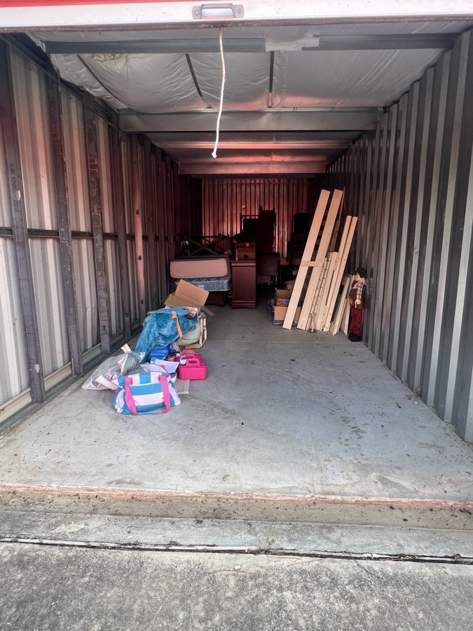 10 x 30 storage unit in Huffman, TX