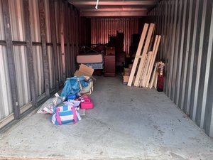 10 x 30 storage unit in Huffman, TX