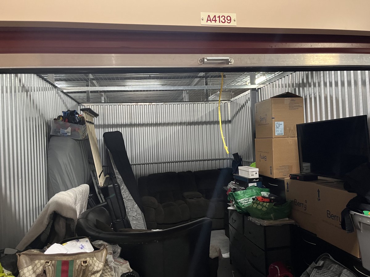 10 x 15 storage unit in Tampa, FL