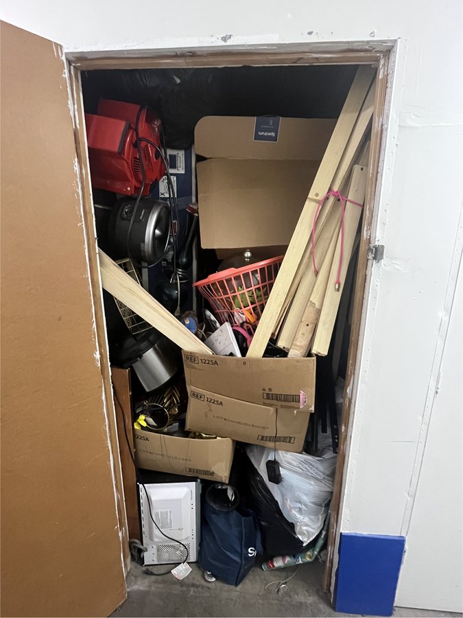4 x 10 storage unit in Rosemead, CA
