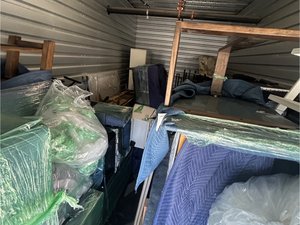 10 x 20 storage unit in Richmond, CA