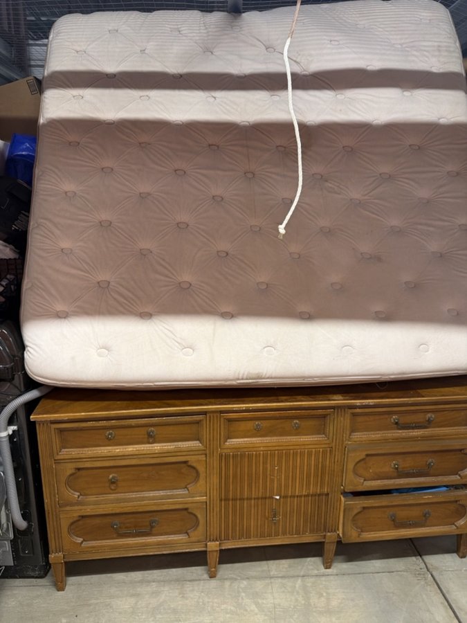 10 x 10 storage unit in Detroit, MI