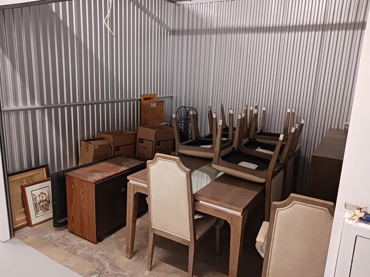 10 x 10 storage unit in Scottsdale, AZ