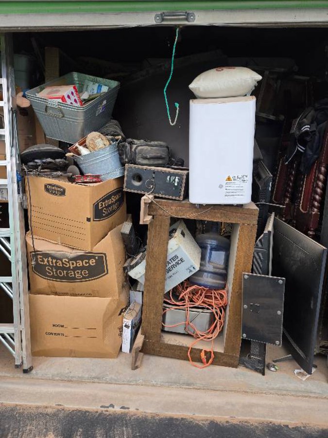 10 x 10 storage unit in El Paso, TX