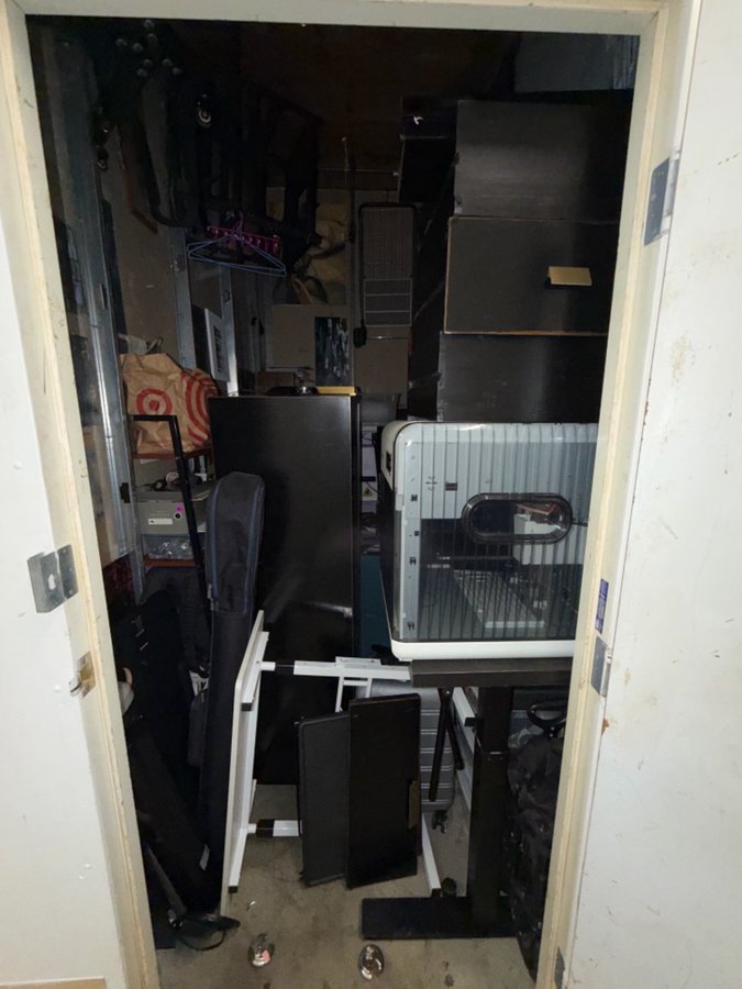 5 x 10 storage unit in Los Angeles, CA