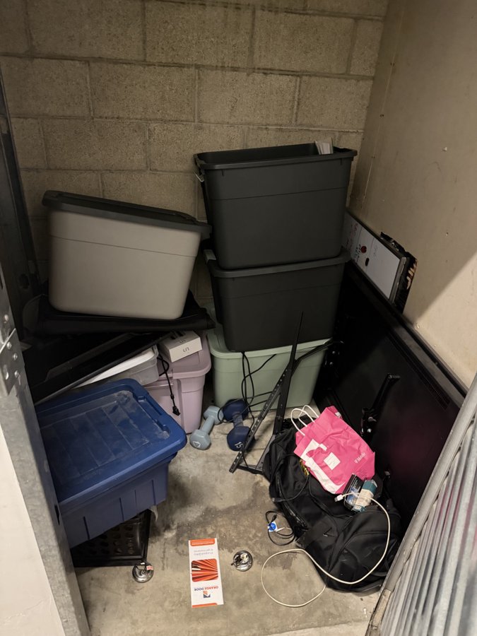 5 x 5 storage unit in Los Angeles, CA