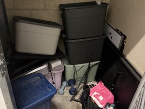 5 x 5 storage unit in Los Angeles, CA
