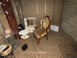 10 x 10 storage unit in Los Angeles, CA