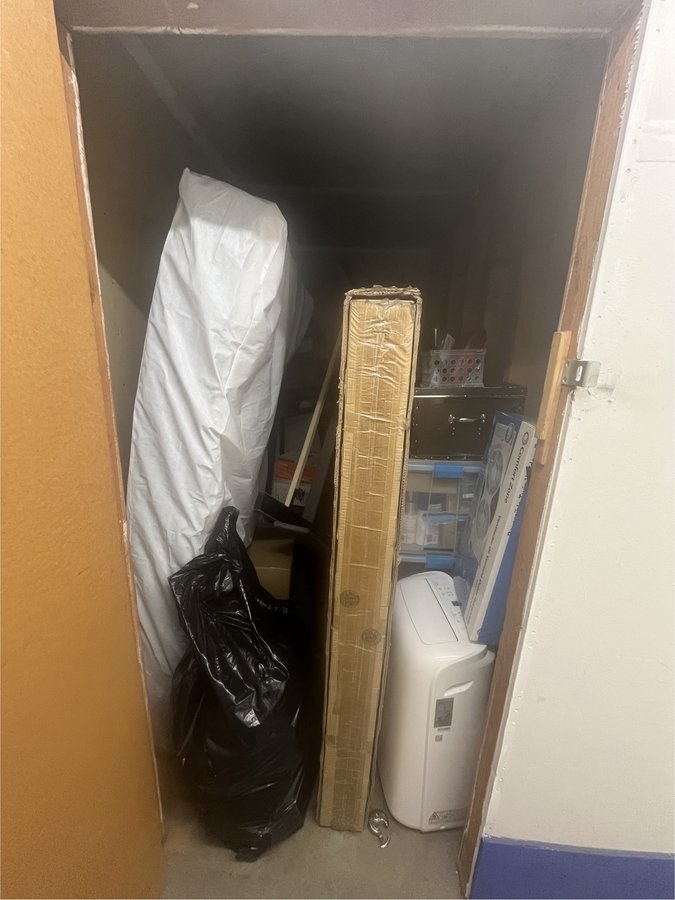 5 x 10 storage unit in Rosemead, CA