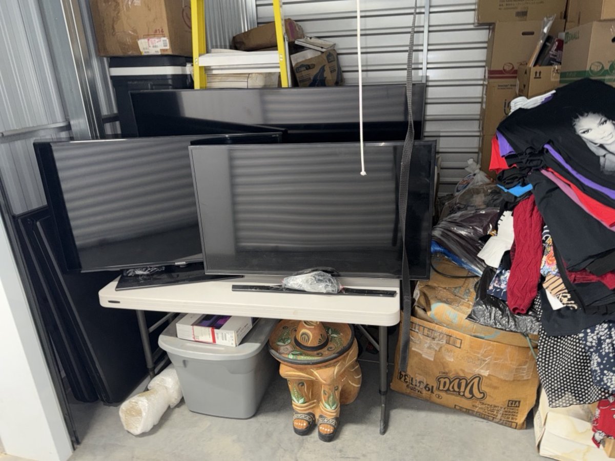 10 x 10 storage unit in Gilbert, AZ