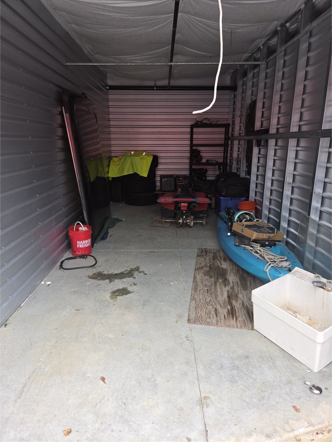 10 x 23 storage unit in Tallahassee, FL