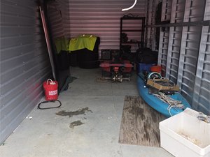 10 x 23 storage unit in Tallahassee, FL