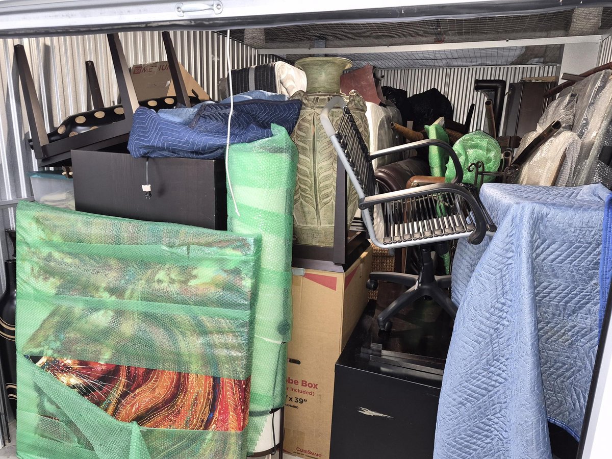 10 x 15 storage unit in Baltimore, MD