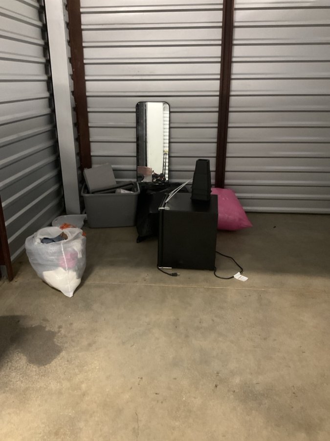 10 x 10 storage unit in Huntsville, AL