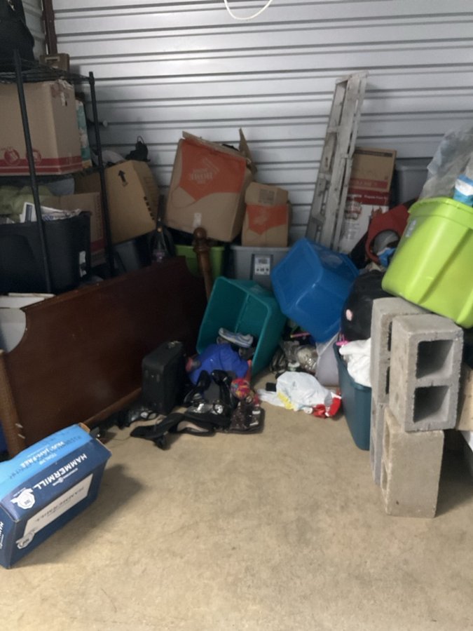 10 x 10 storage unit in Huntsville, AL