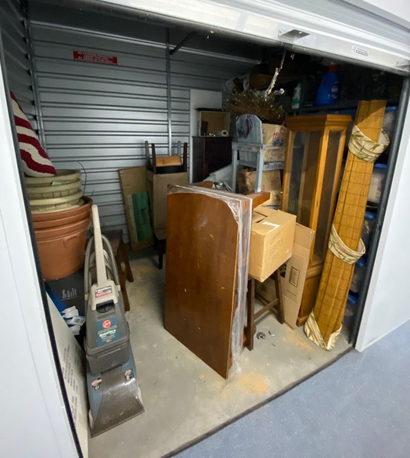8 x 10 storage unit in Irvine, CA