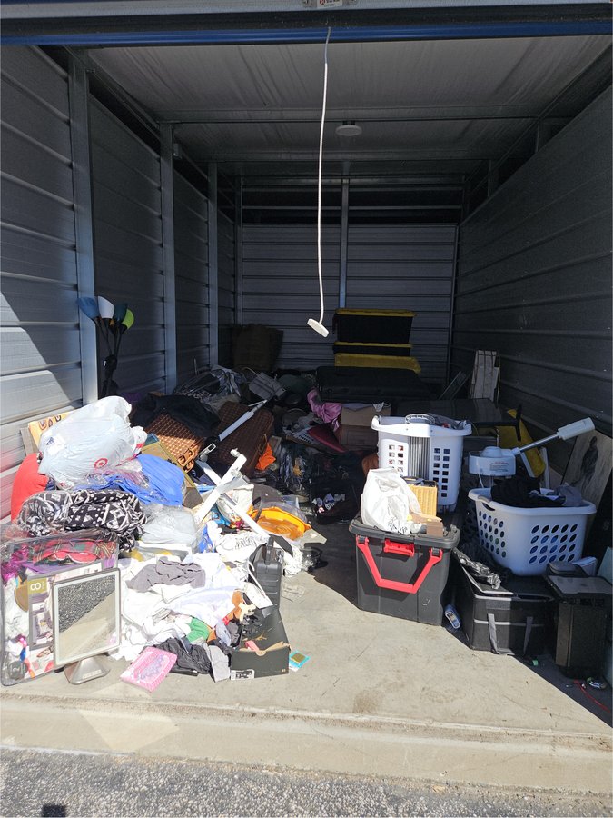 10 x 20 storage unit in Evansville, IN