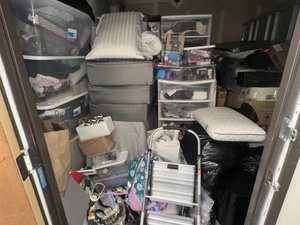 10 x 10 storage unit in Los Angeles, CA