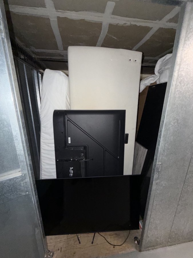 7 x 15 storage unit in Los Angeles, CA