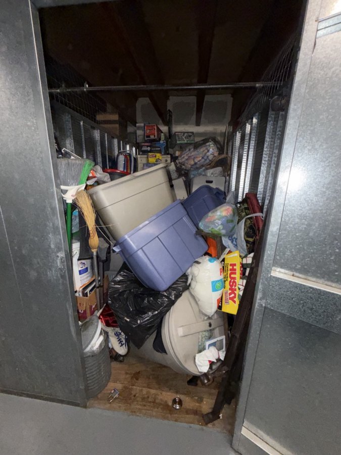 5 x 10 storage unit in Los Angeles, CA