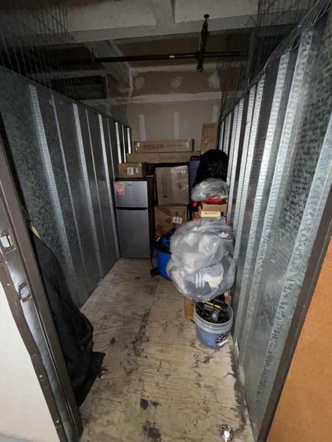 5 x 10 storage unit in Los Angeles, CA