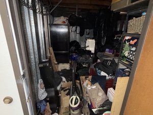 10 x 10 storage unit in Los Angeles, CA