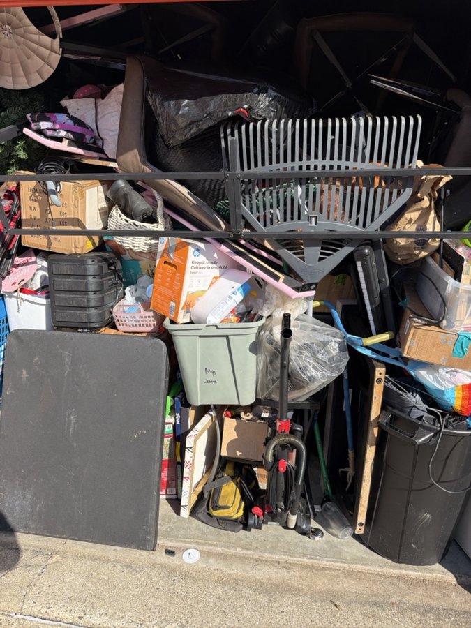 10 x 10 storage unit in Warren, MI
