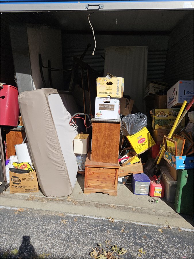 10 x 10 storage unit in Evansville, IN