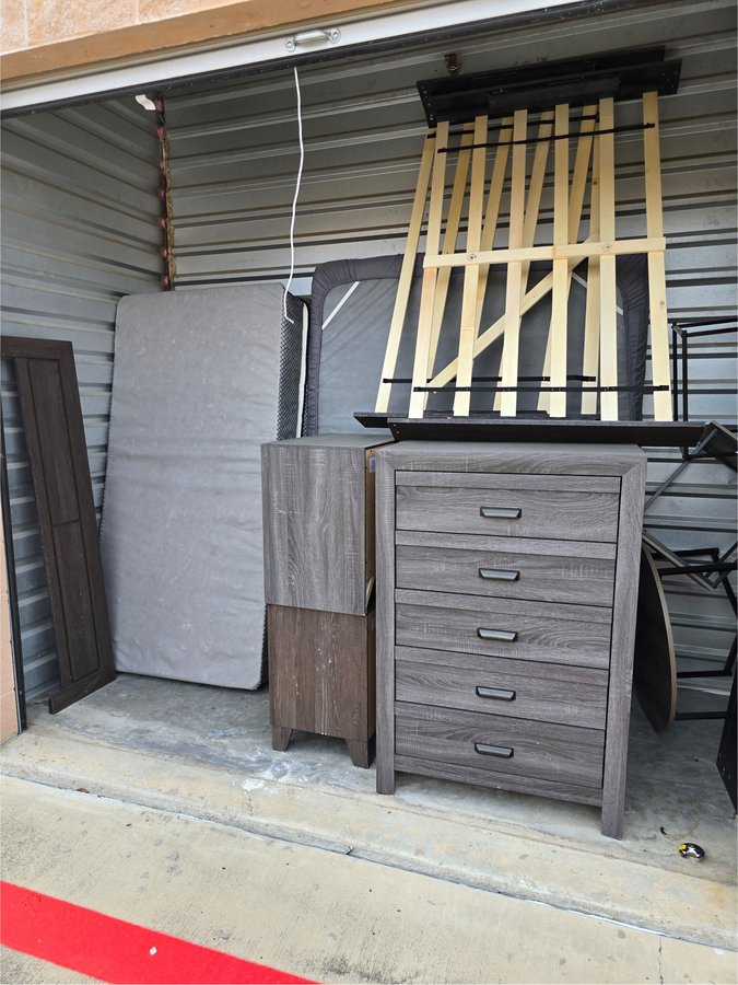 10 x 5 storage unit in Grand Prairie, TX